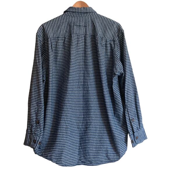 Duluth Men's Large Free Swingin' Flannel Relaxed Fit Shirt Blue Railroad Stripe - Picture 2 of 8